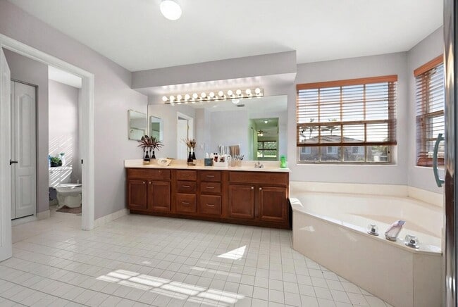 Building Photo - 18051 Rhumba Way