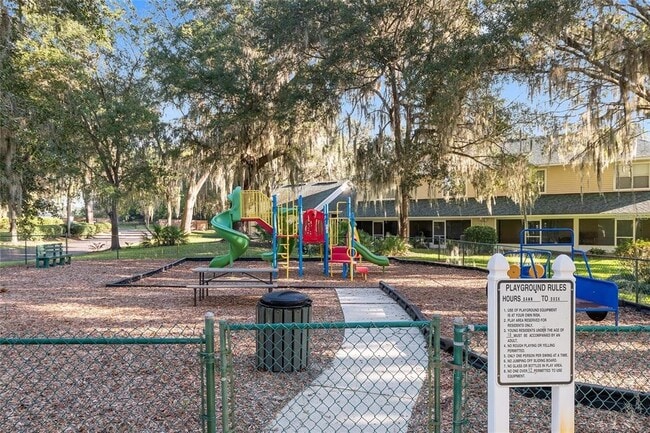 Building Photo - 13200 W Newberry Rd