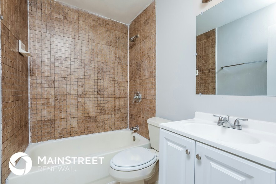 Building Photo - 411 S Bay Ave