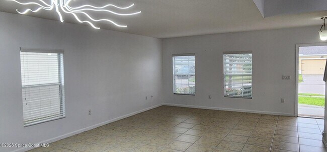 Building Photo - 3520 Aria Dr