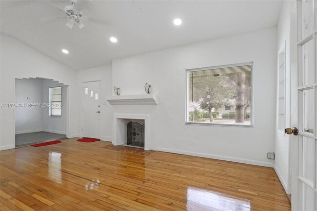 Building Photo - 4630 SW 13th Terrace