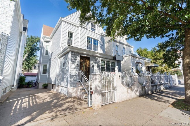 Building Photo - 46 Elton St