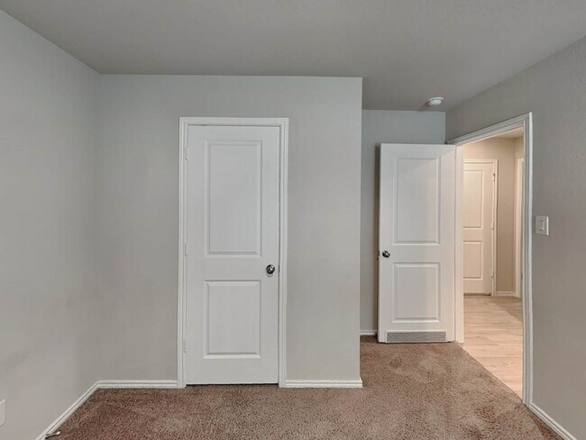 Building Photo - 14955 Watson Mill