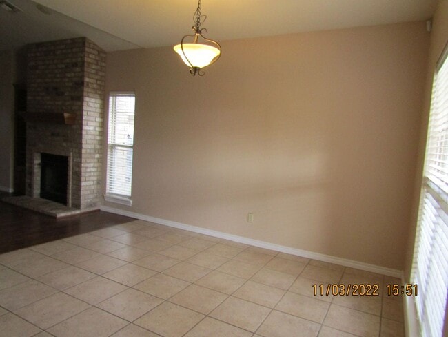 Building Photo - PETS NEGOTIABLE  !!!