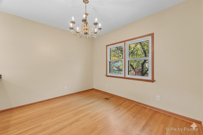 Building Photo - 31 W Harrison Rd