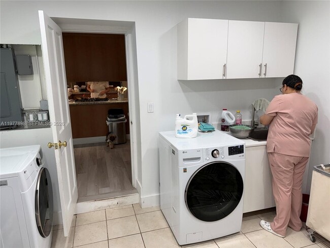 Building Photo - 6399 SW 100th St