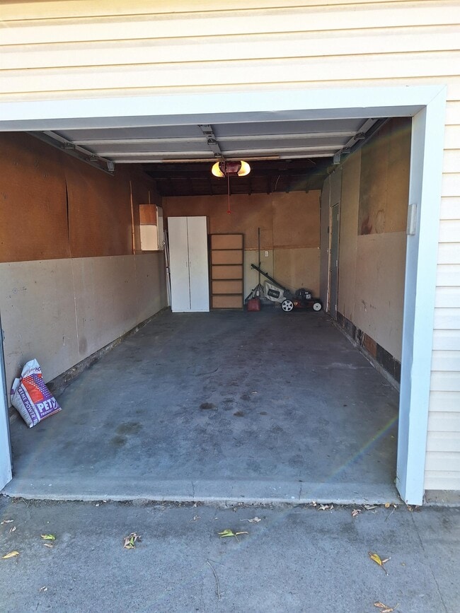 Building Photo - 5580 S 4270 W