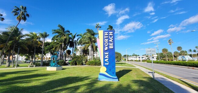 Building Photo - 717 N E St