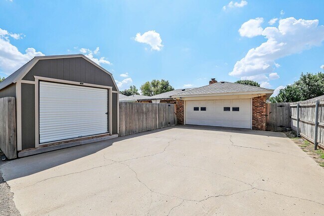 Building Photo - 3537 Tripp Ave
