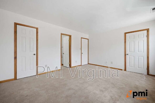 Building Photo - 202 Stonehall Ct