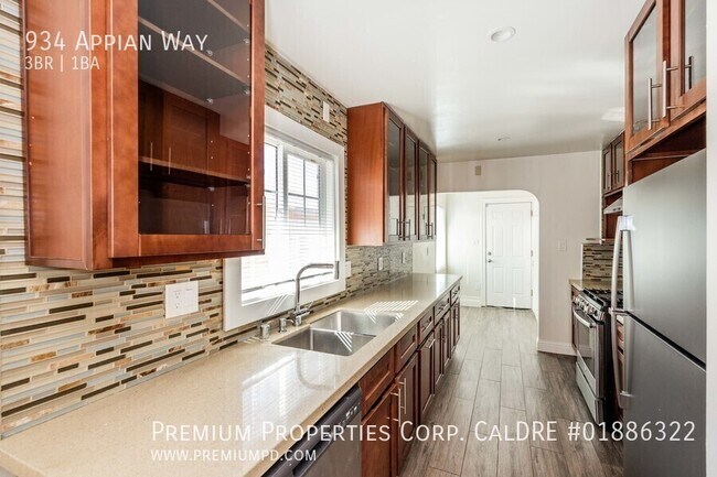 Building Photo - 934 Appian Way