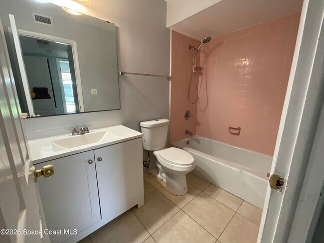 Building Photo - 753 Bianca Dr NE