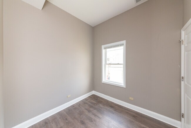 Building Photo - 2941 W 25th Pl