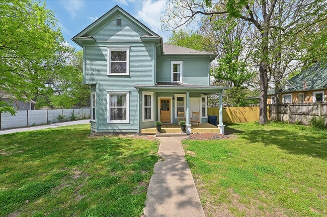 Building Photo - 408 S Wright St