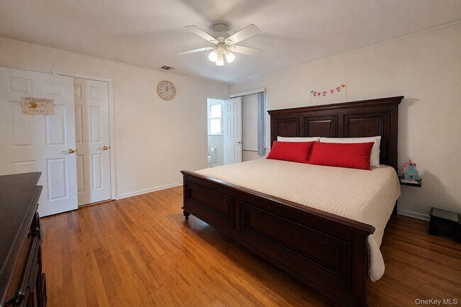 Building Photo - 110 Briarwood Ln