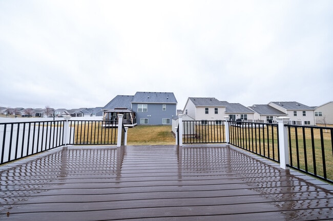 Building Photo - 15222 Emory Ave