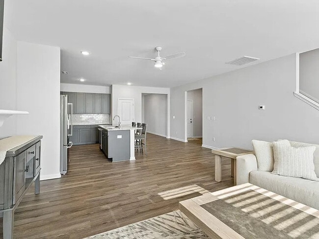 Building Photo - Earn Wealth While Leasing - Like a Homeowner - Lease to Own