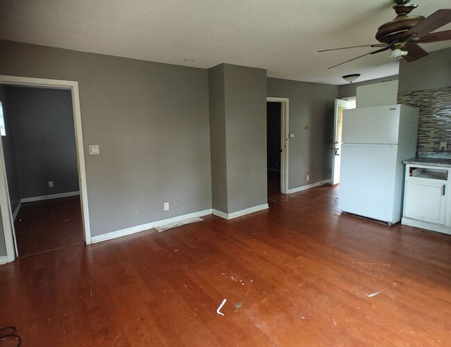 Building Photo - 2 Bedroom, 1 Bath Rent To Own Only... CALL...