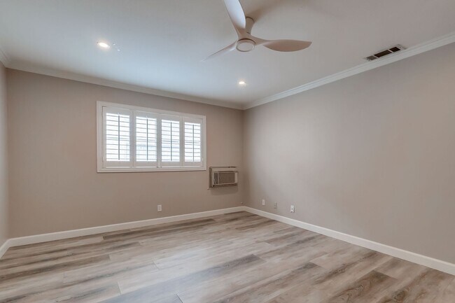 Building Photo - 926 S Leland St