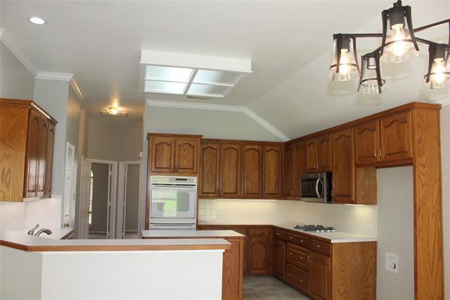 Building Photo - 2305 Hickory Leaf Ln