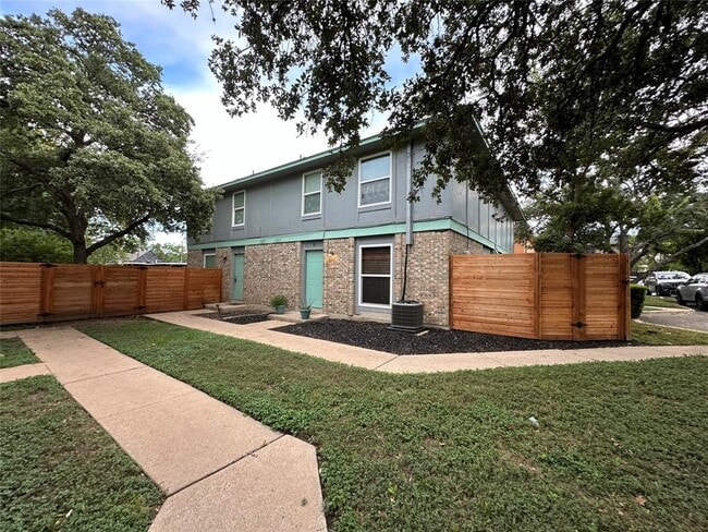 Building Photo - 6003 Cougar Dr