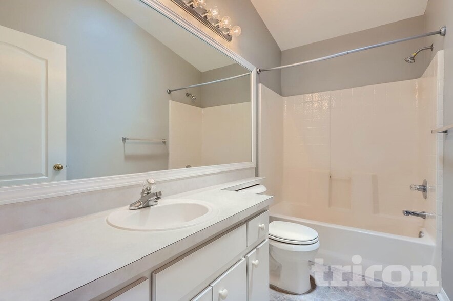 Building Photo - 1627 Mosaic Forest Dr
