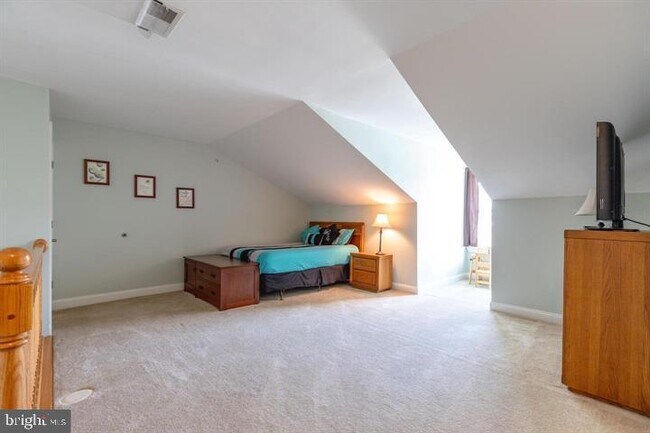 Building Photo - 128 Justin Dr