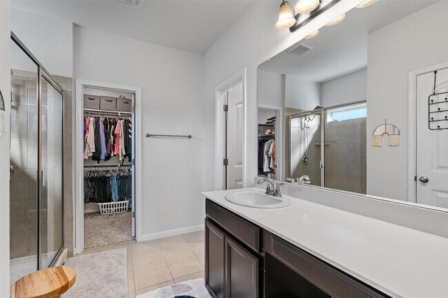 Building Photo - 137 Red Sun Dr