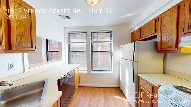 Building Photo - Dupont/U Street Corridor Two Bedroom In Fa...