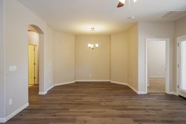 Building Photo - 2512 W Preserve Way