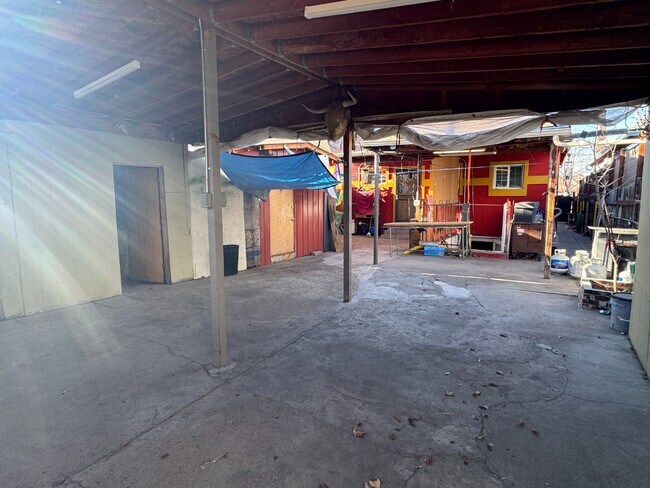 Building Photo - Classic Denver Home: 3 Beds, Updated Kitchen, Private Yard, Parking