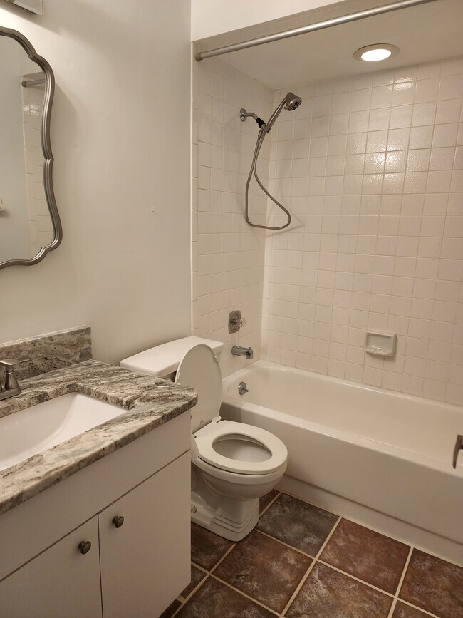 second full bath - 13121 Burningtree Ave