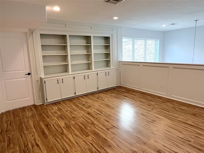 Building Photo - 4006 Breakwood Dr