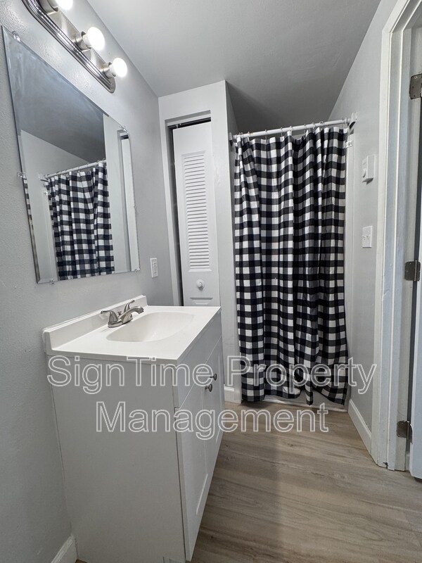 Building Photo - 229 Jonathan St