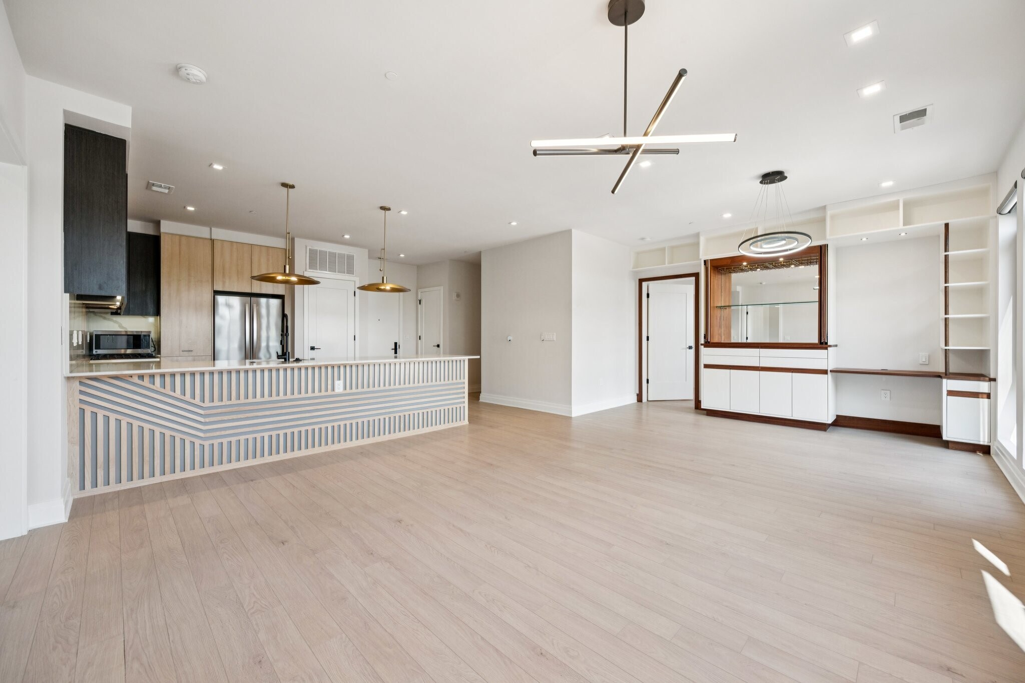 Building Photo - 900 11th St SE