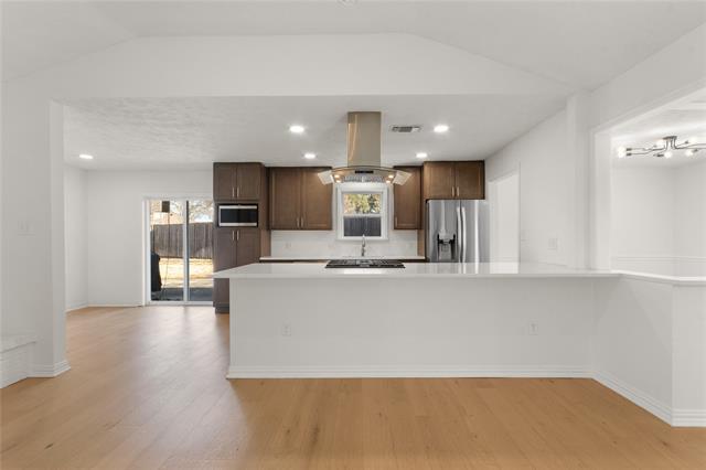 Building Photo - 609 Lake Ridge Dr