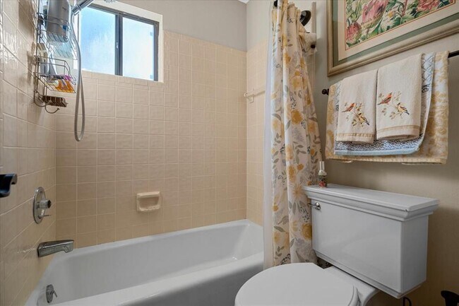 Building Photo - 737 Summerwood Dr