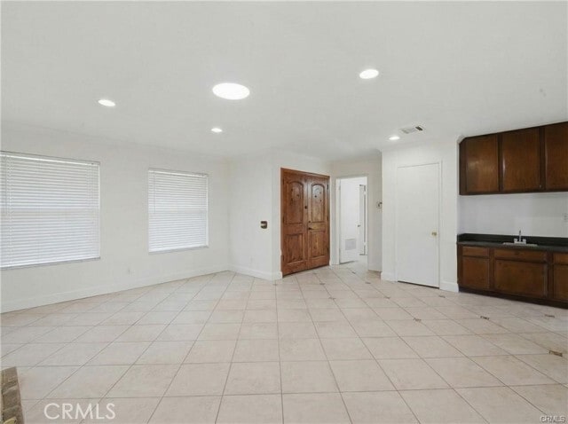 Building Photo - 937 N Greenpark Ave