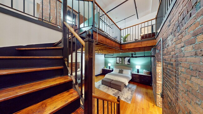 Building Photo - 19 Stanhope St