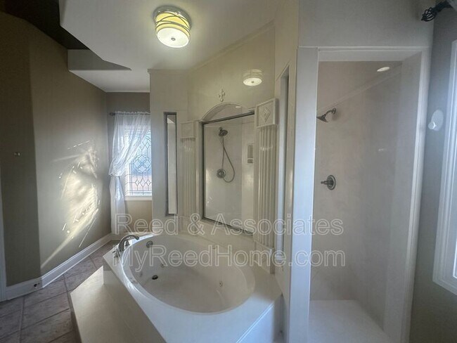 Building Photo - 525 Chickasaw Land Way