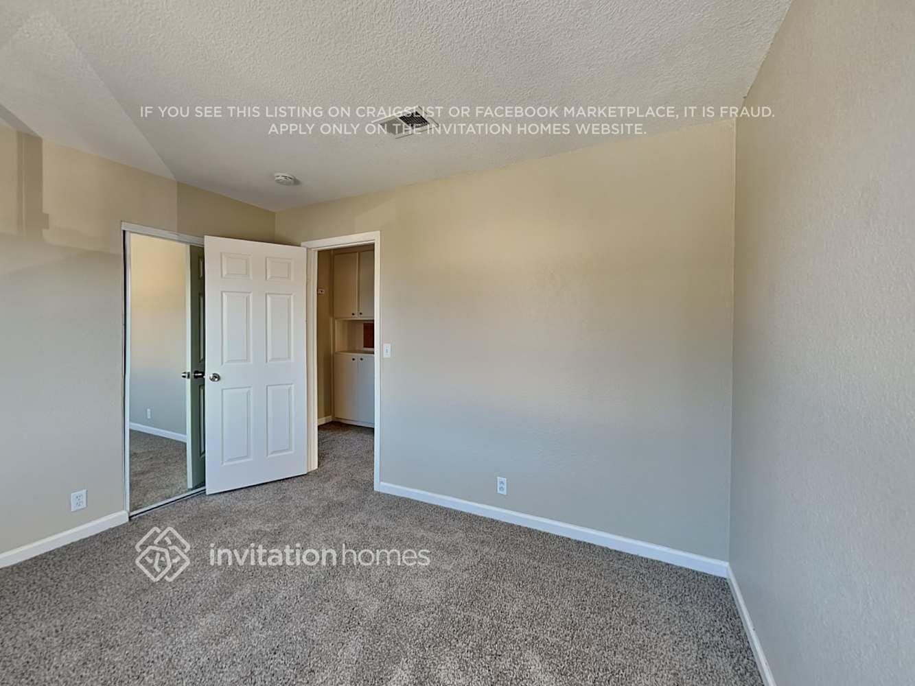 Building Photo - 437 Royal Oaks Dr