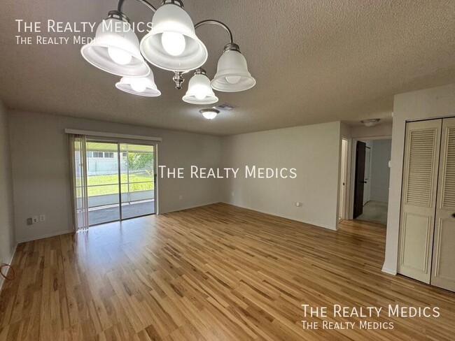 Building Photo - 2144 E Parkton Dr