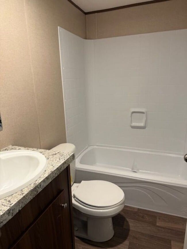 Building Photo - 3 Bedroom 2 Bath Single wide Mobile Home