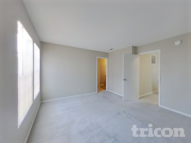 Building Photo - 7629 Mansfield Way