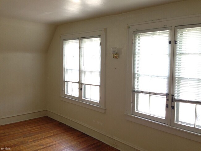 Building Photo - Studio, 1 bath  - 121 Madison Ave SE # 16