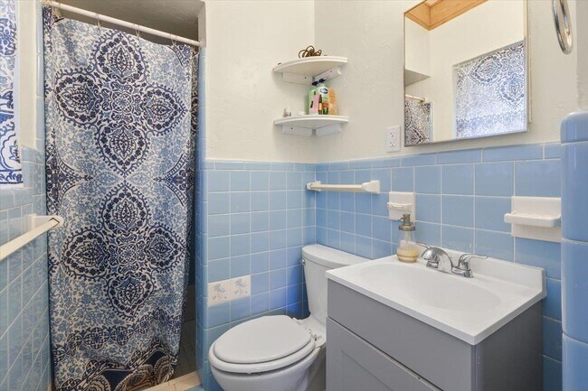 Building Photo - 1612 Hasosaw Nene