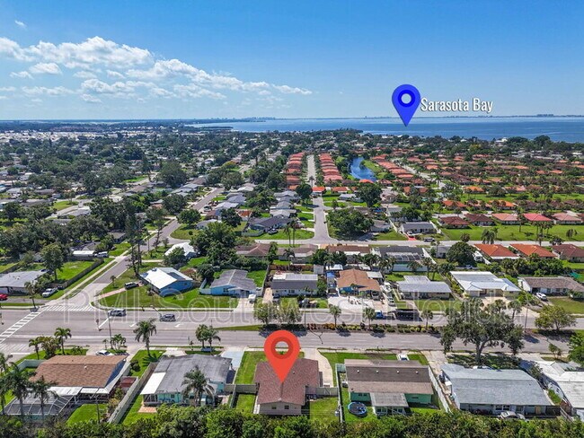Building Photo - 3111 Bayshore Gardens Pkwy