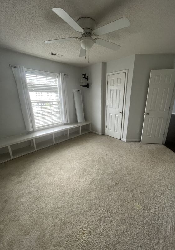 Building Photo - 4701 Pennoak Ln