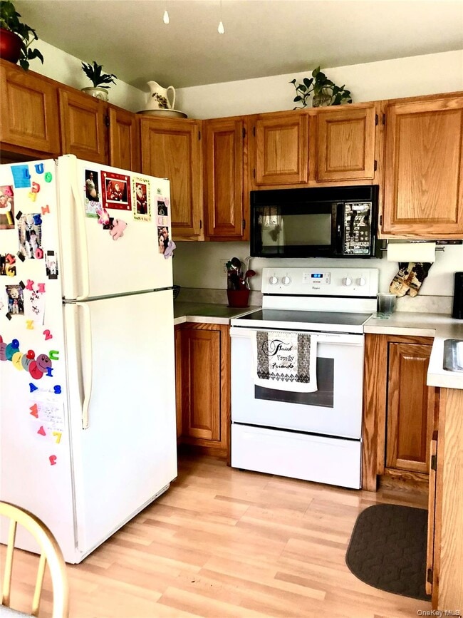 Building Photo - 382 County Rte 22