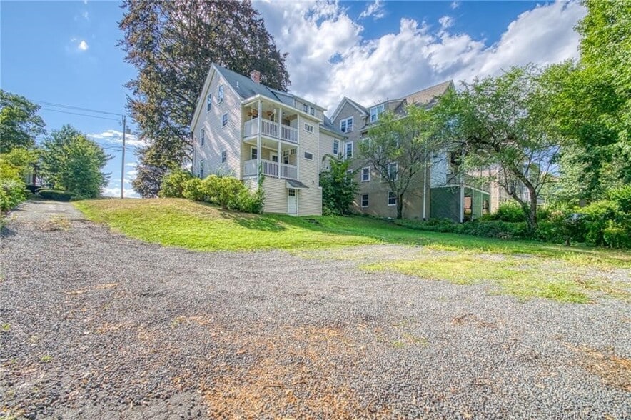 Building Photo - 102 Whiting Ln